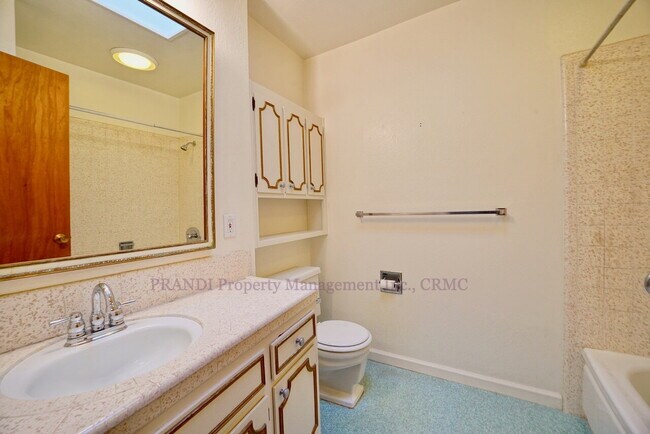 Building Photo - Loma Verde Home with Spacious Backyard, Gr...