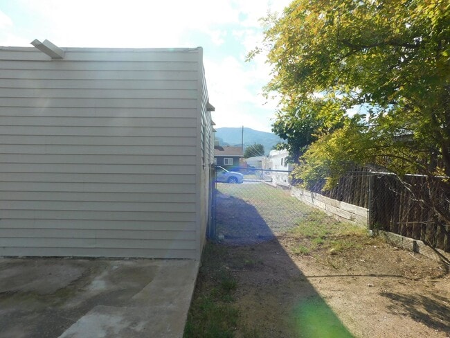 Building Photo - 1803 Mason Dr