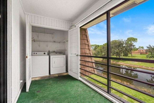 Building Photo - 4151 Oak Terrace Dr