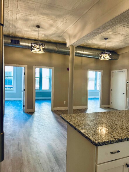 Building Photo - 114 Merrimack St