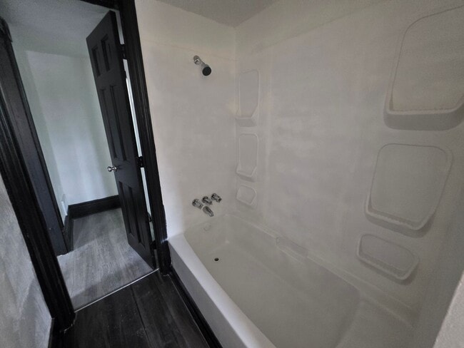 Building Photo - Updated 1 bedroom 1 bath for rent in Arlington!