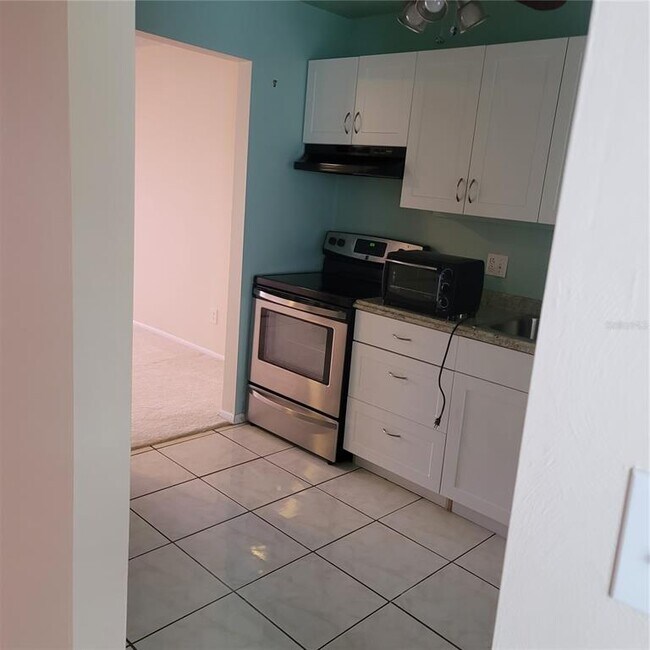 Building Photo - 2060 Marilyn St