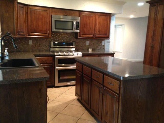 Building Photo - 4817 Roberts Dr