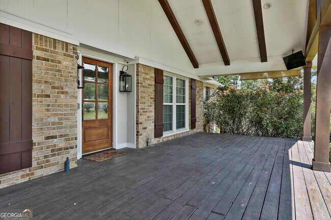Building Photo - 620 Tri County Rd