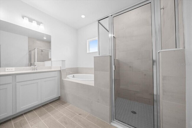 Building Photo - 8885 SW 68th Ter Rd