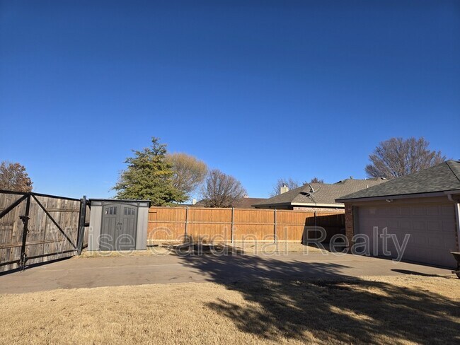 Building Photo - 4924 Harvard Dr