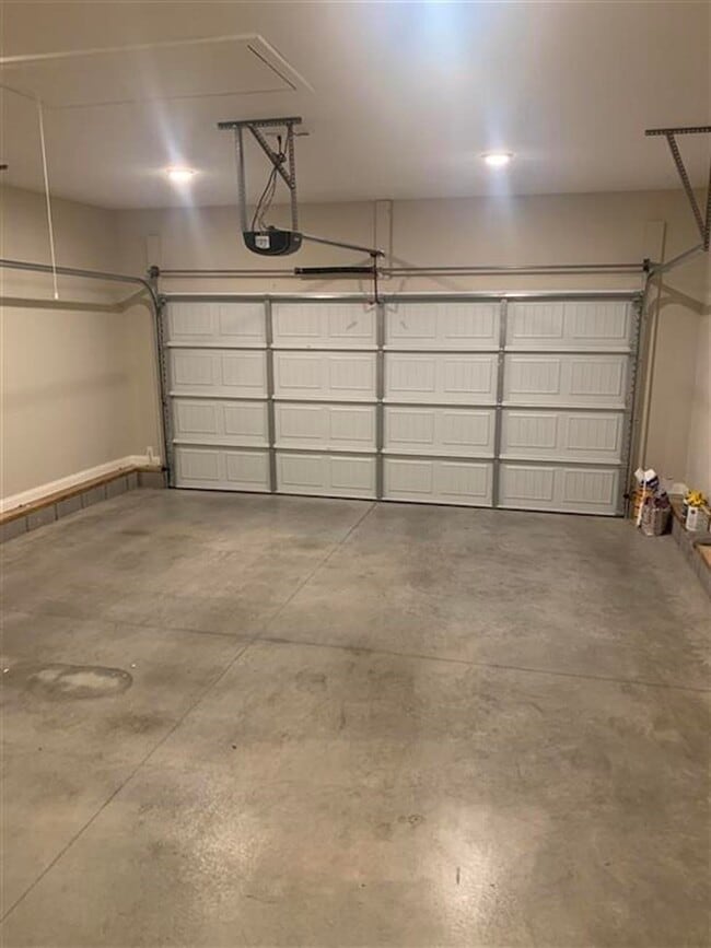 Building Photo - 4187 Beechwood Ln