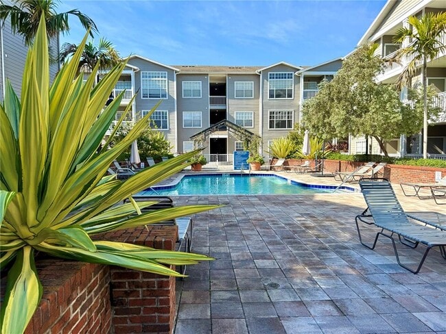 Building Photo - 800 S Dakota Ave