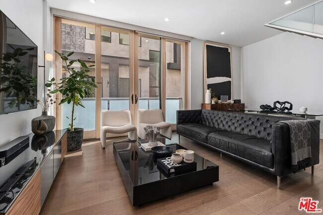 Building Photo - 1251 N Formosa Ave