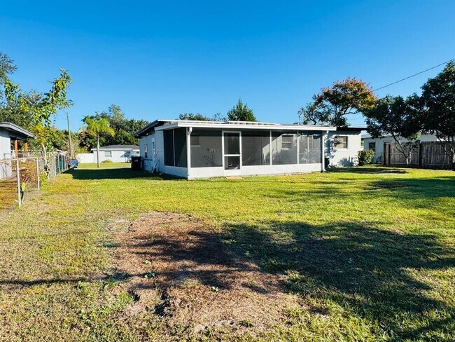 Building Photo - 7024 Moderna Way