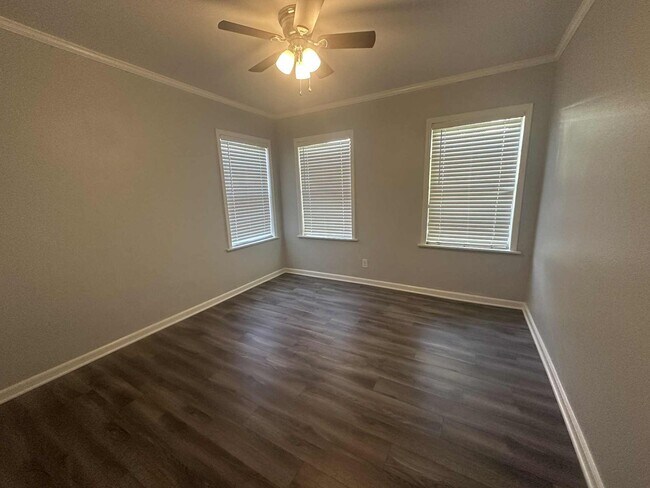 Building Photo - Cozy remodeled home