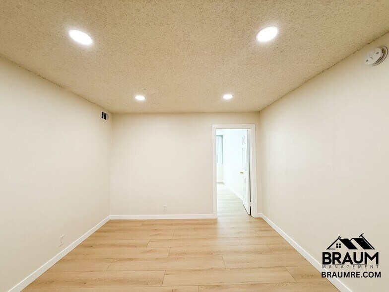 Building Photo - 4638 Tilden Ave