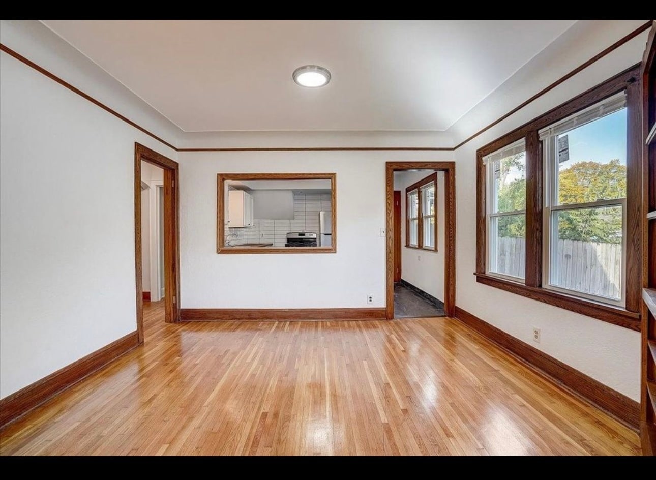 Building Photo - 4253 James Ave N