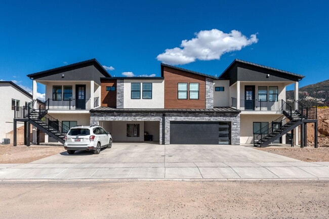 Building Photo - "Charming 2-Bed, 2-Bath Apartment in a brand new townhome at Lavista Hillside Charm in Cedar City...