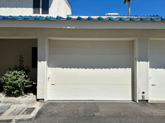 Building Photo - Great 2 Bedroom Condo in Gated Community w...