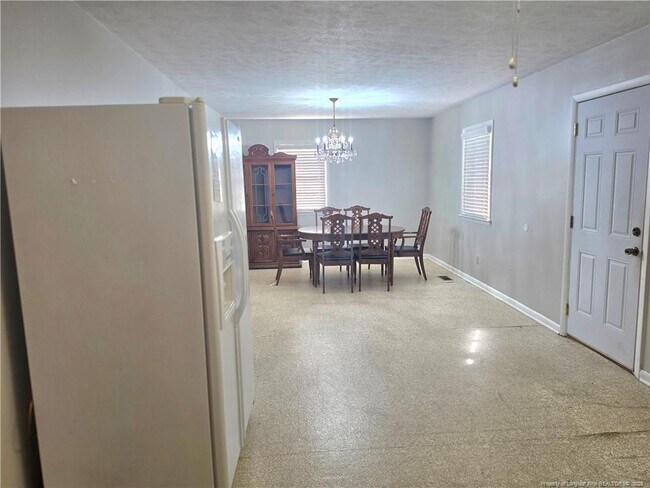 Building Photo - 111 Chloe Dr