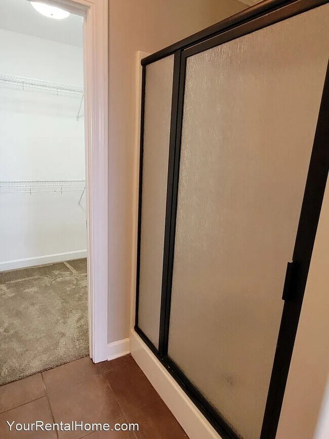 Building Photo - 82 Grove Hill Ln