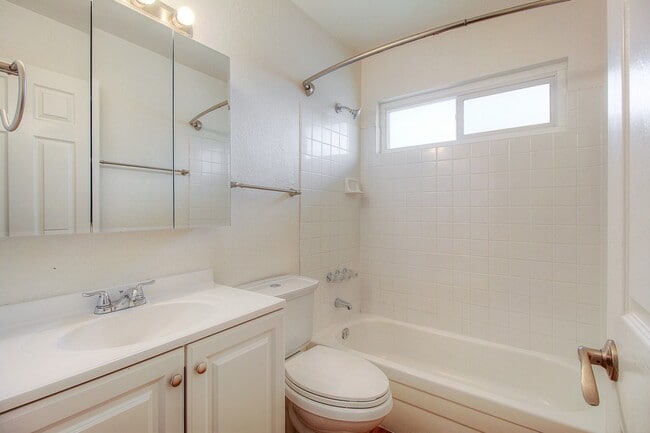Building Photo - 6233 Montecito Blvd