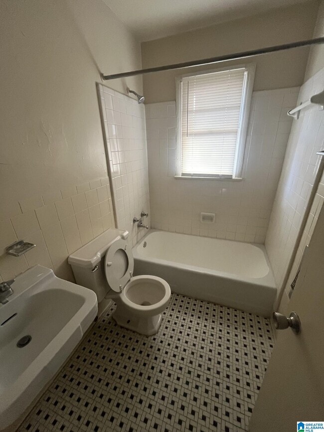 Building Photo - 7721 2nd Ct N