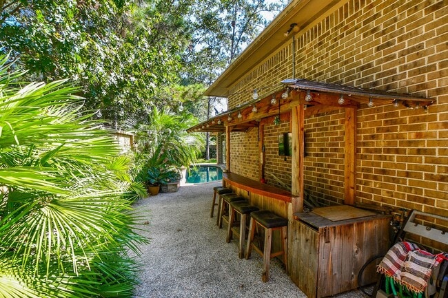 Building Photo - 23335 Robinson Pond Dr
