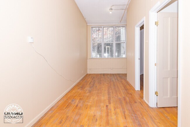 Primary Photo - 175 Stockholm St