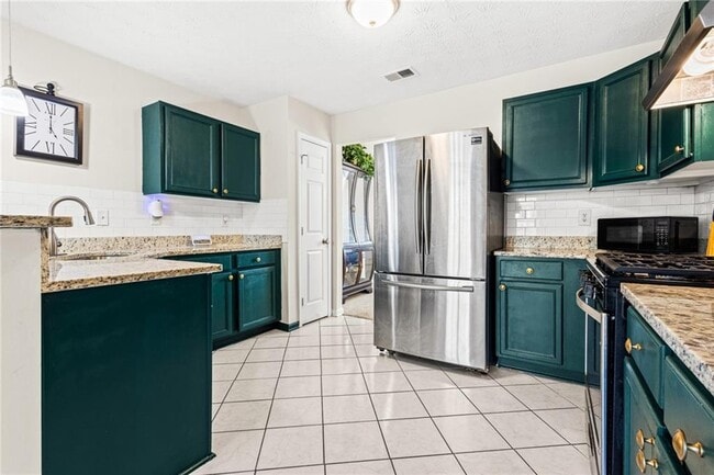 Building Photo - 2034 Locksley Terrace