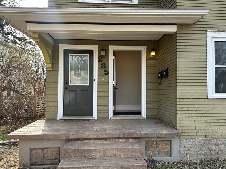 Building Photo - 235 Logan Ave N