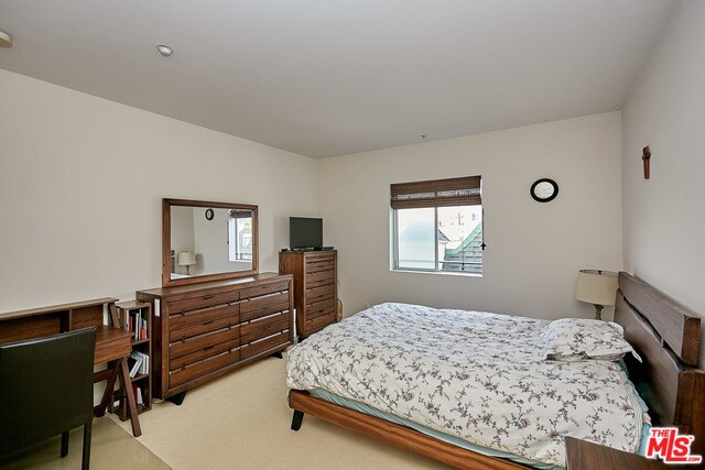 Building Photo - 733 S Manhattan Pl