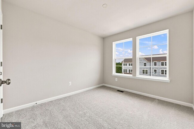 Building Photo - 394 Seeback Dr