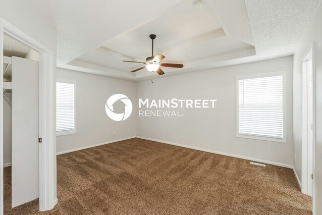 Building Photo - 3 Bedroom Pet-Friendly Home in LEES SUMMIT, MO with Main Street Renewal