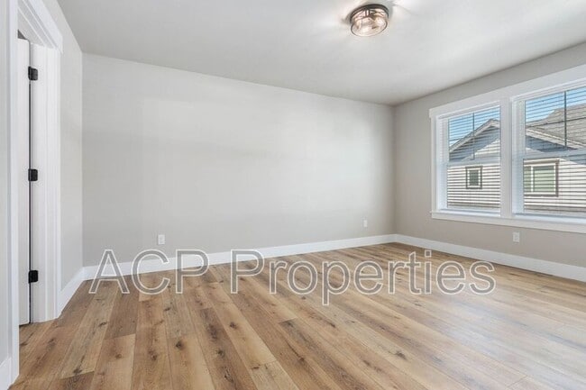Building Photo - 2205 DeJong Dr