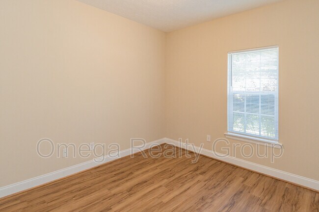 Building Photo - 14 Oakleigh Dr