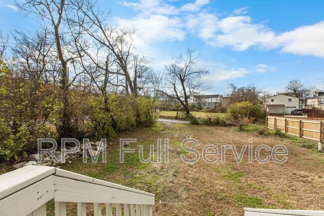 Building Photo - 1405 14th Ave N