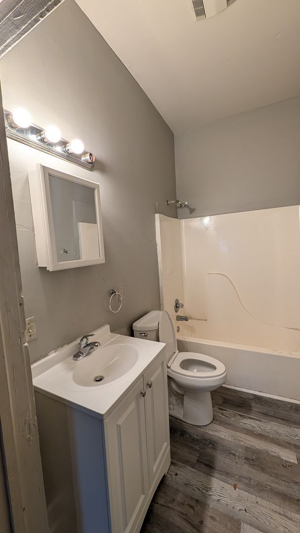 Building Photo - 3BR/2BA -- Deck, Separate Dining Room, In-Unit Laundry