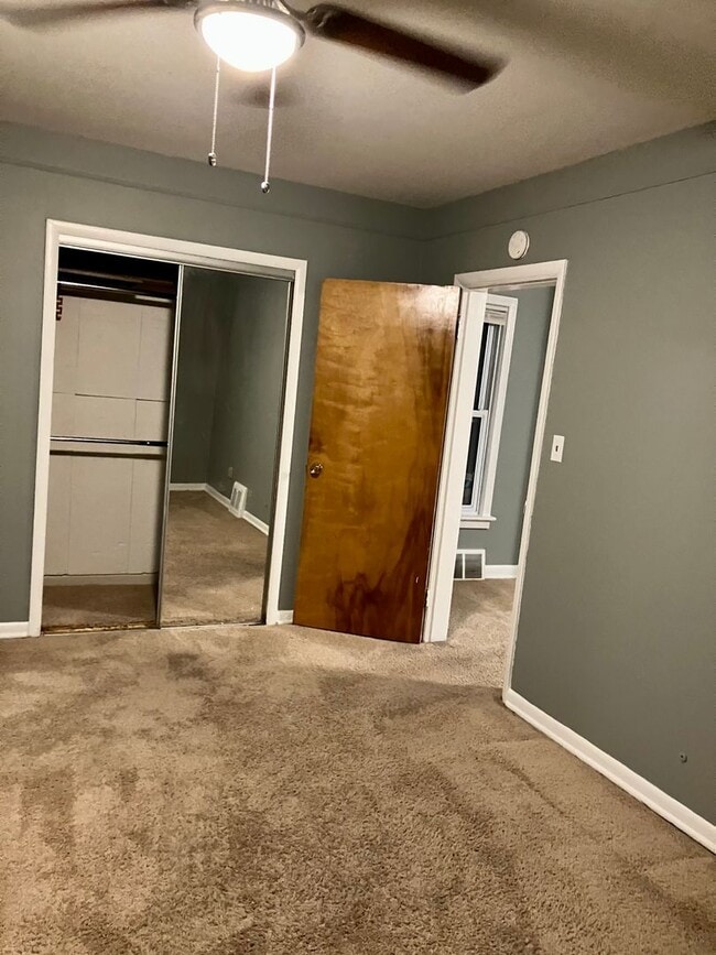 Building Photo - CHARMING DUPLEX HOME FOR LEASE IN WESTLAND!