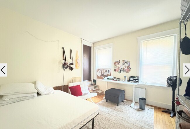 Building Photo - 322 St Paul St