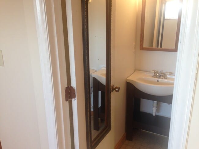 Building Photo - Large 1 Bedroom Condo in Fort Sanders near...