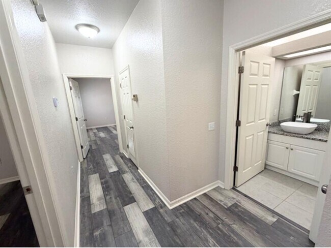 Building Photo - 1001 Eagle Pond Dr