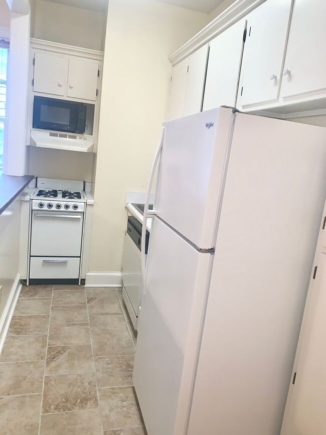 Building Photo - 405 N Madison St