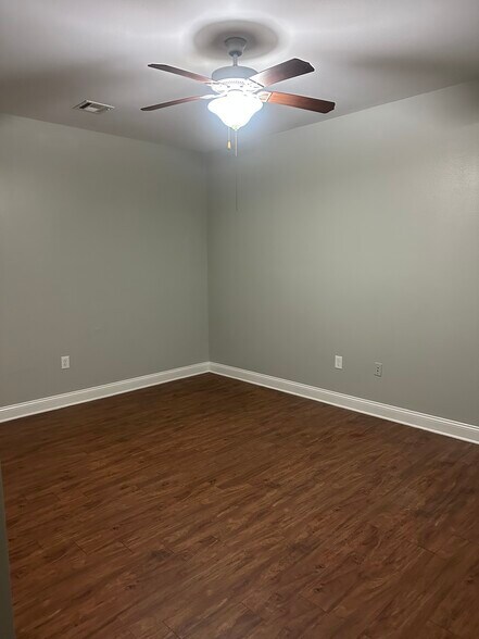 Building Photo - 6333 Saint Claude Ave