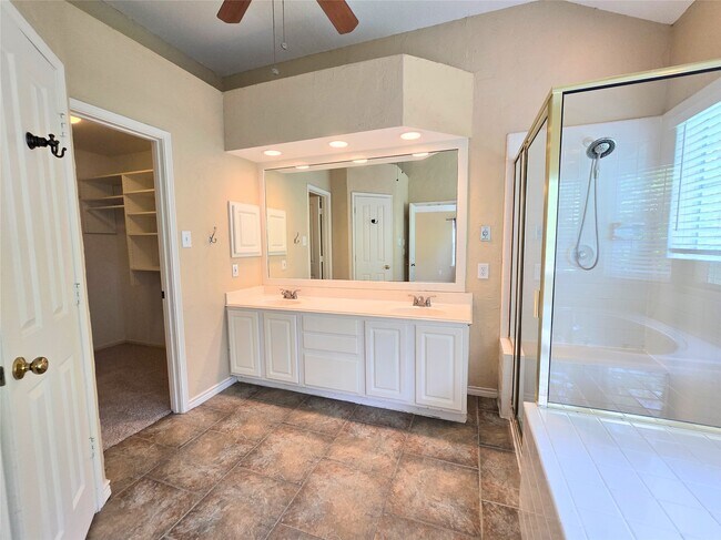 Building Photo - 134 W Greywing Cir