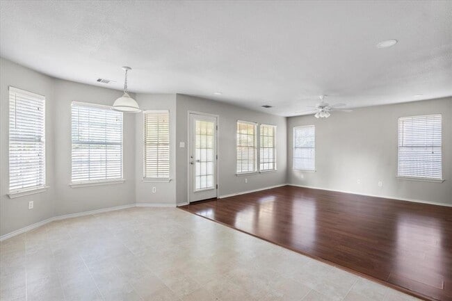 Building Photo - 10525 Hainsworth Park Dr