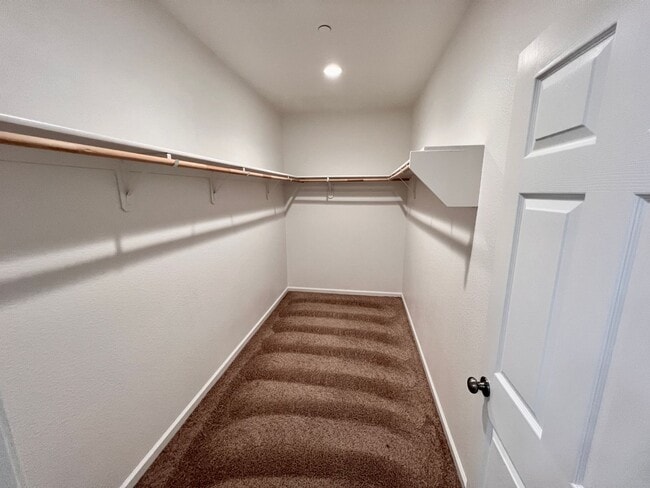Building Photo - $2,450 Temperance & Clinton, 4 Bedroom - N...