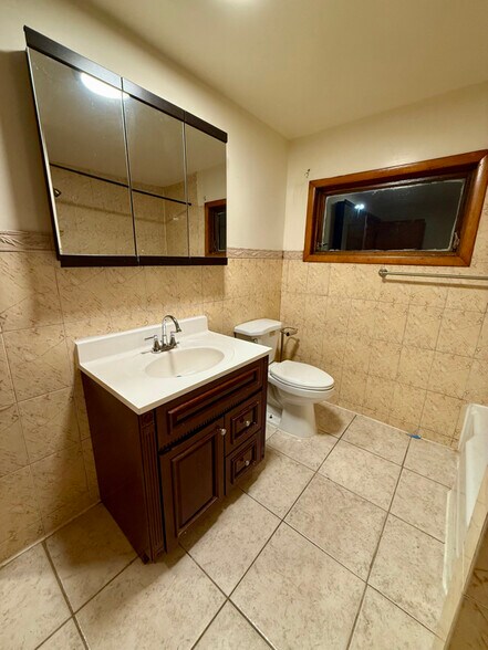 Building Photo - 24 Sumner Pl