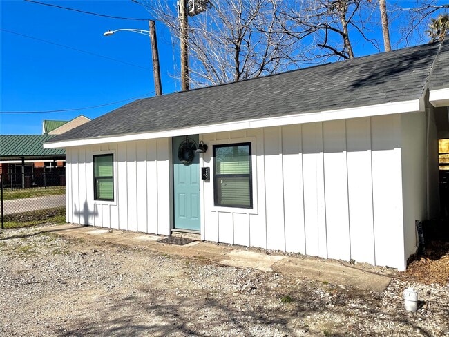 Building Photo - 7303 Market St