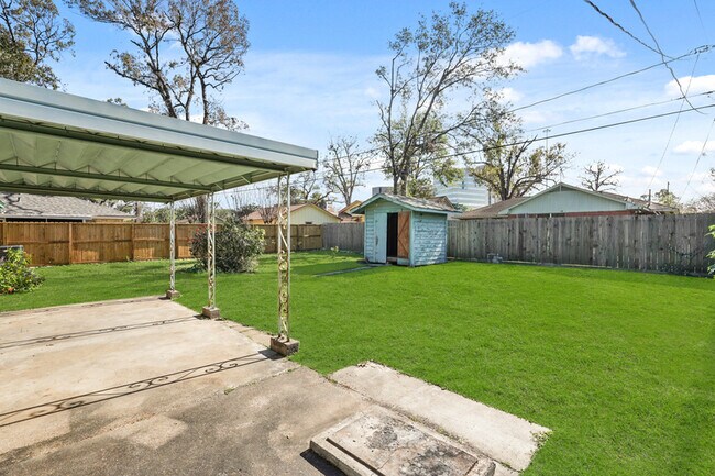 Building Photo - 1207 Stonecrest Dr