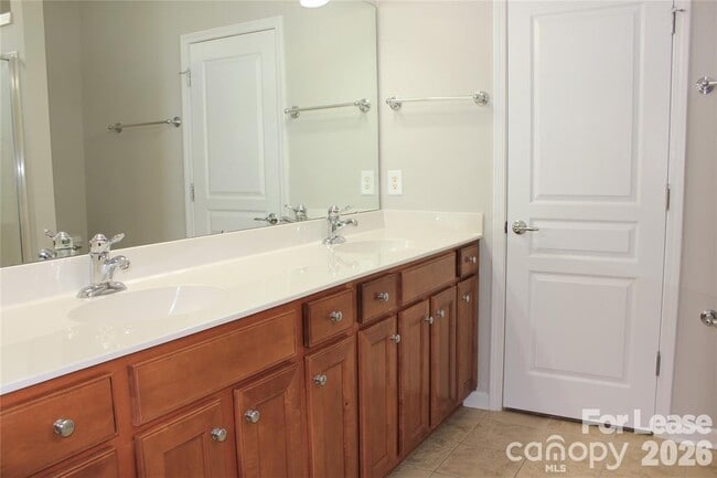 Building Photo - 17534 Hawks View Dr