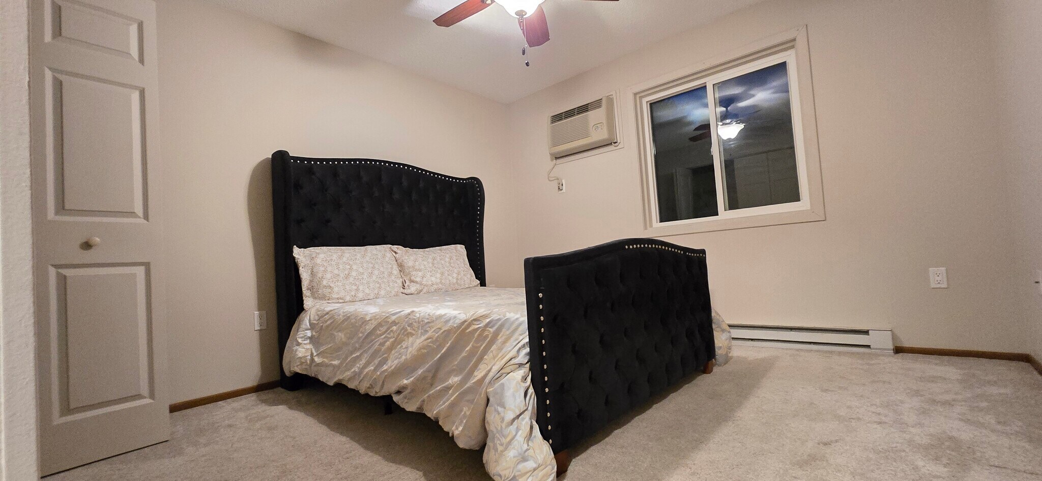 Building Photo - 720 W Village Rd