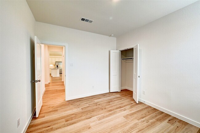 Building Photo - 8403 Oceanmist Cv Dr