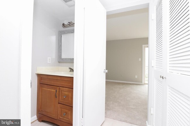 Building Photo - 1045 Brixton Ct